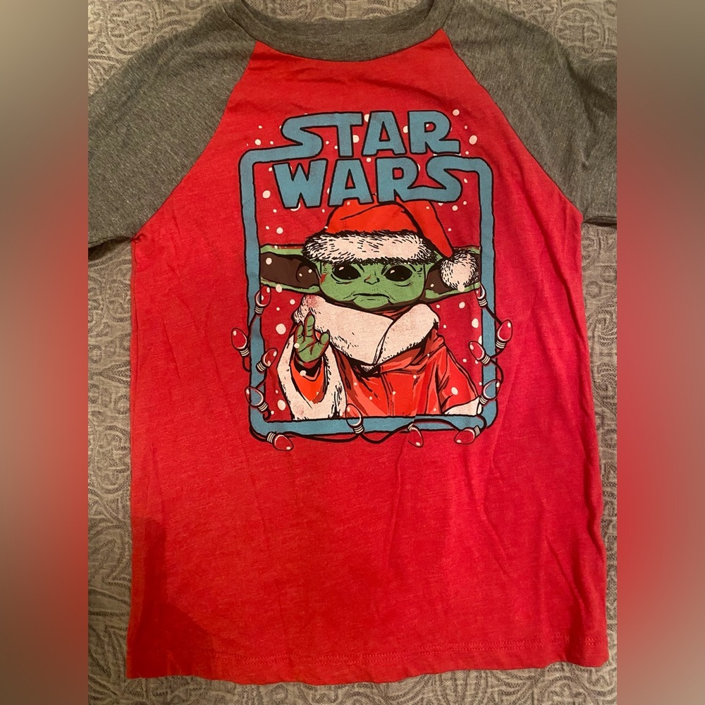 ⭐️ 🛸 Pair of Star Wars Kids Christmas Long Sleeve Tee - Size Medium (8) 🛸⭐️ - Picture 4 of 8